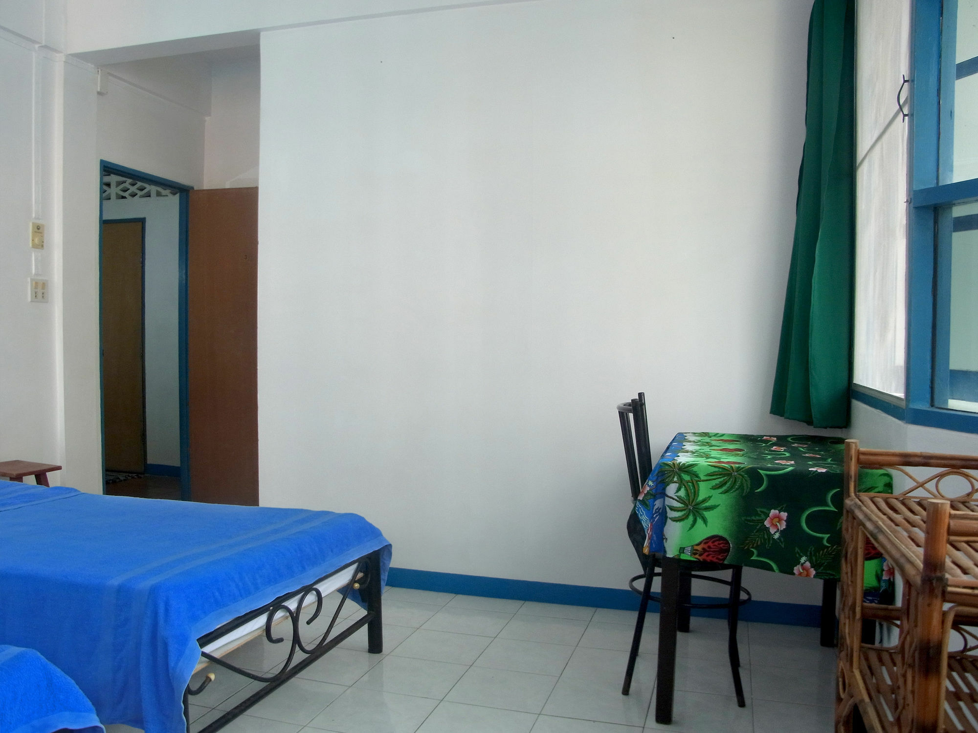 Niku Guesthouse Patong Экстерьер фото