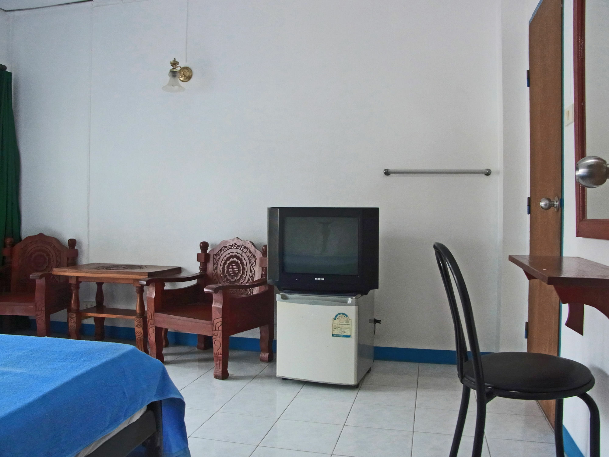 Niku Guesthouse Patong Экстерьер фото