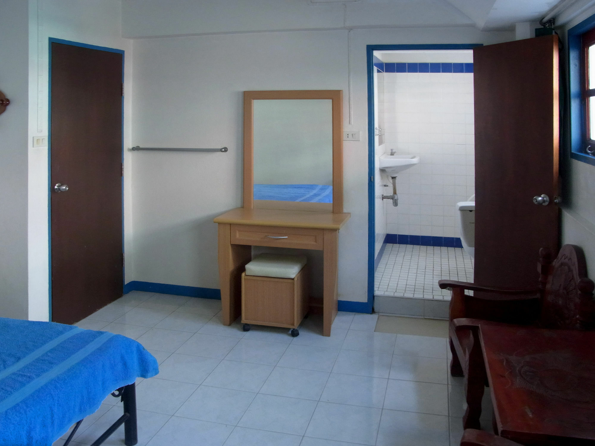 Niku Guesthouse Patong Экстерьер фото