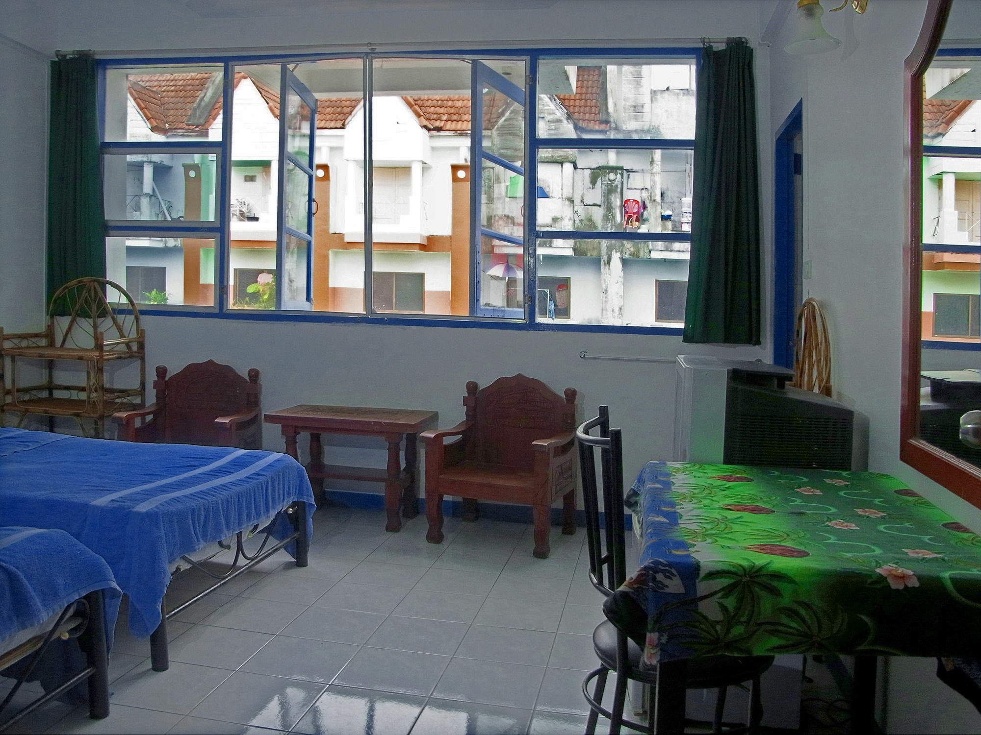 Niku Guesthouse Patong Экстерьер фото