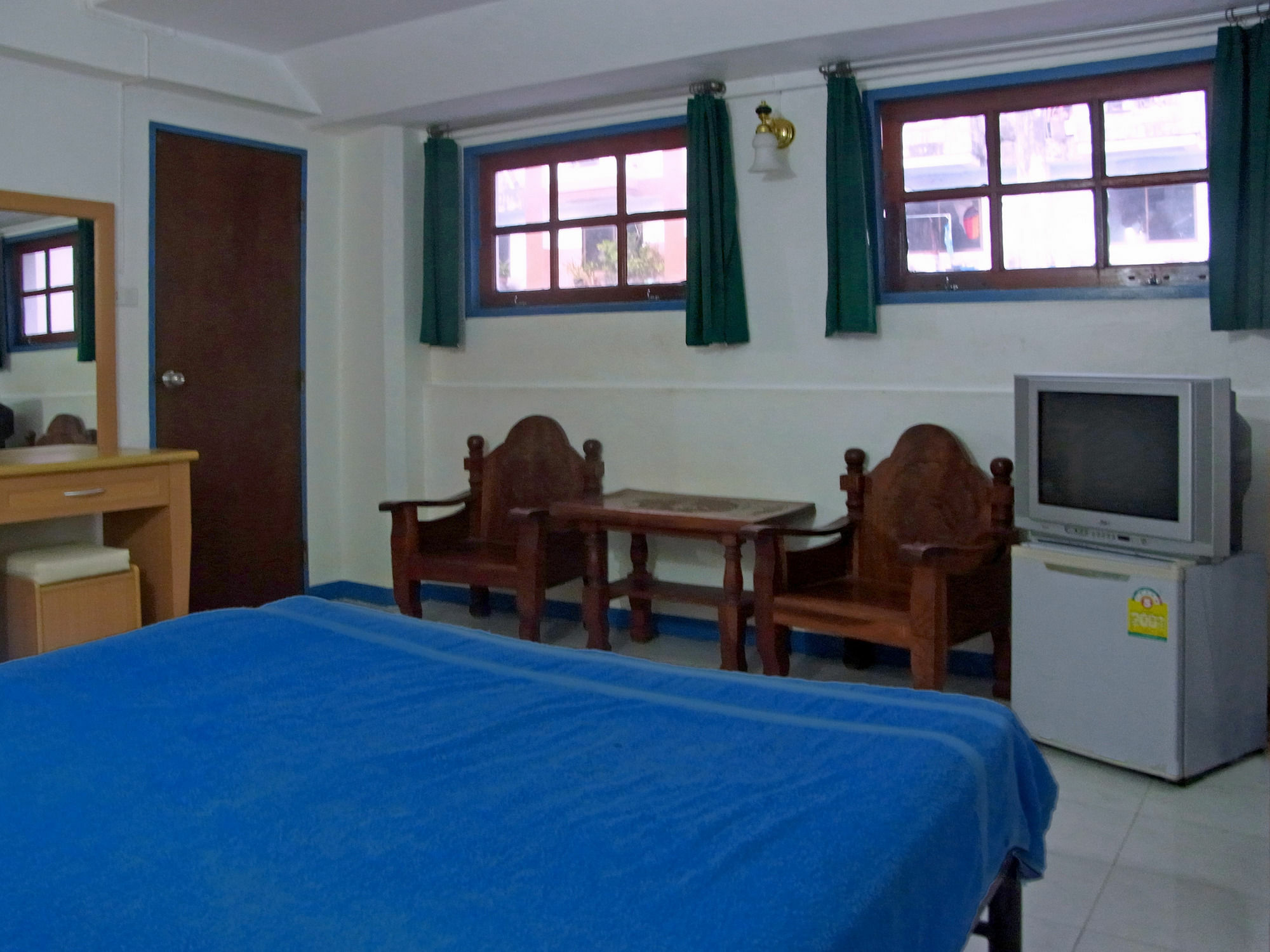 Niku Guesthouse Patong Экстерьер фото